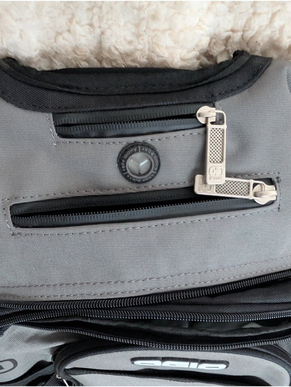 OGIO Techspecs Street Backpack Gray Black Laptop Sleeve Microsoft Advisor Bag - Picture 4 of 10